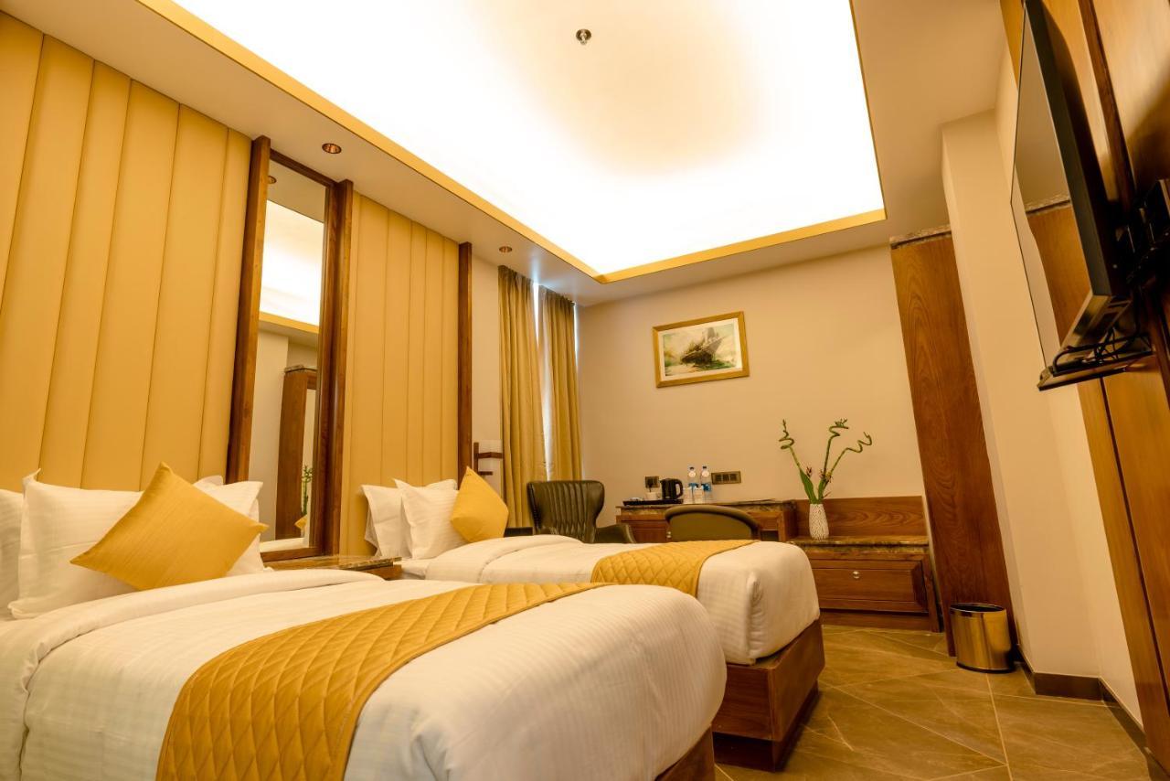 Kochi Marine Inn Hotel מראה חיצוני תמונה