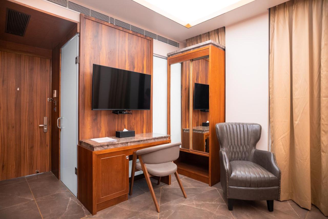 Kochi Marine Inn Hotel מראה חיצוני תמונה