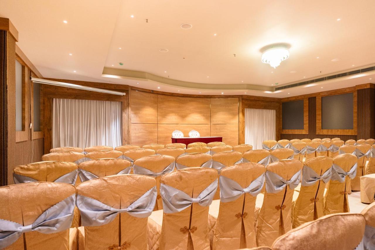 Kochi Marine Inn Hotel מראה חיצוני תמונה