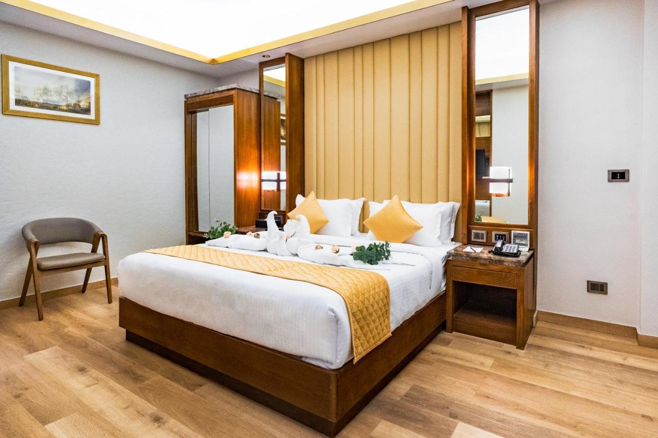 Kochi Marine Inn Hotel מראה חיצוני תמונה